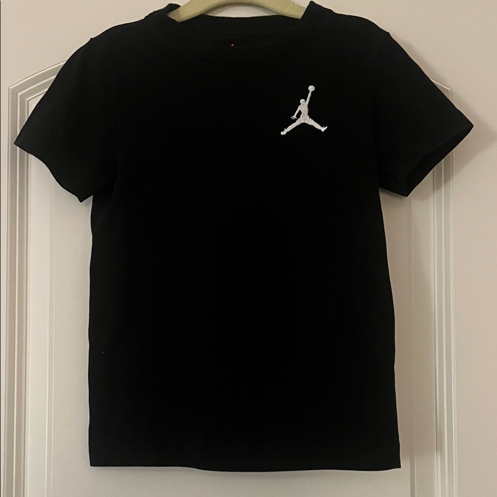 Jordan | (5S / 4-5) Kids Black Tee with White Jordan Logo